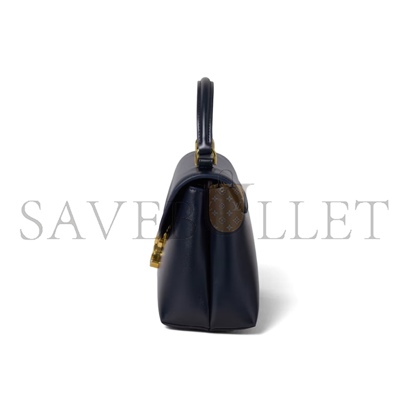 Ce1i*e TEEN NINO BAG IN SMOOTH SATINATED CALFSKIN WITH ENAMEL CLOSURE 118115388.GMU5 (20.5*13*8cm)